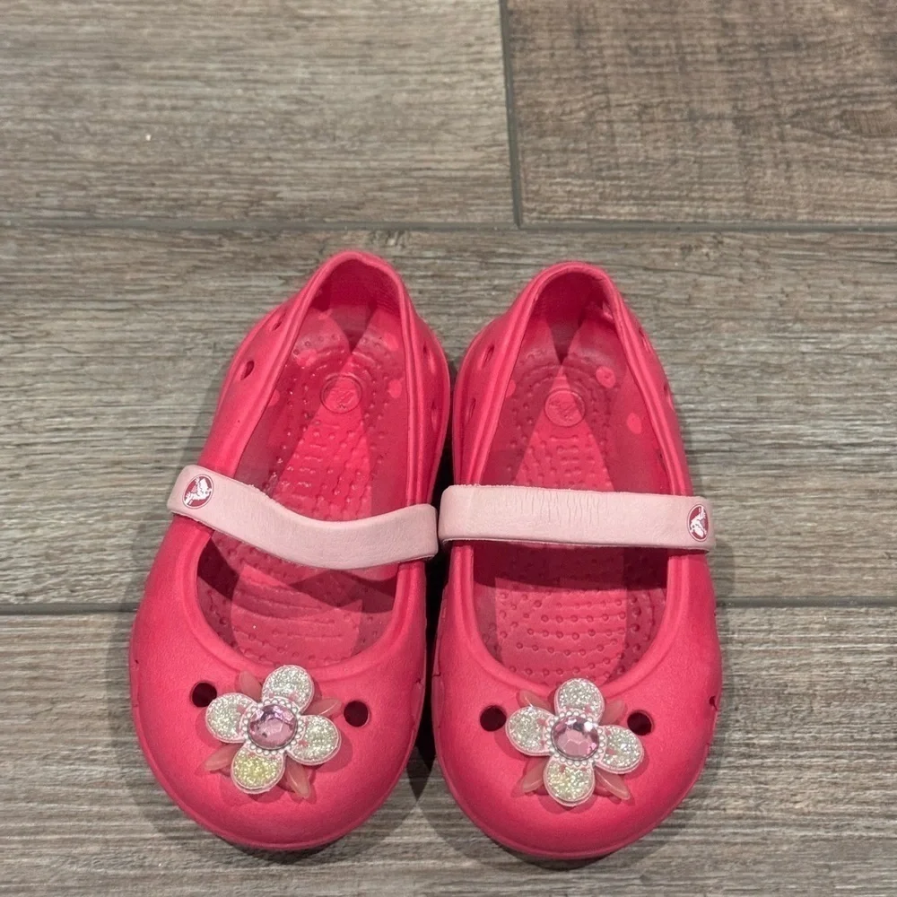 Crocs Toddler Girls Size 6 Mary Jane Shoes Pink Flowers Flats Slip on